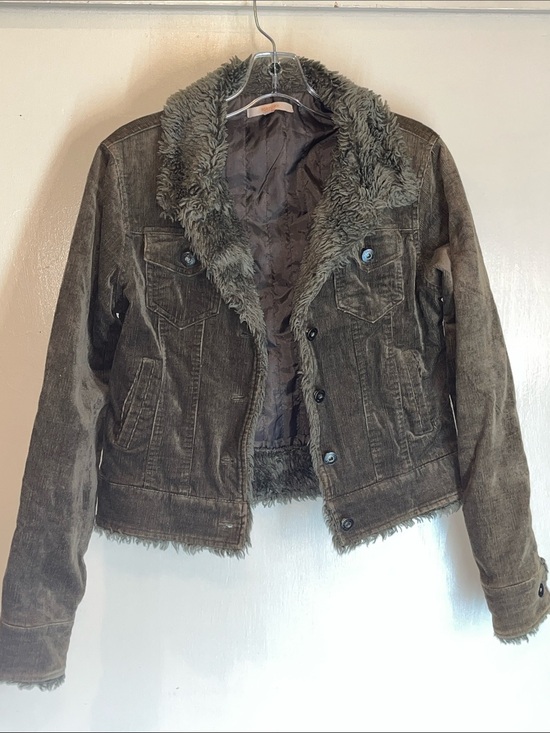 Forever 21 Jackets & Blazers - Forever 21 Olive Green Corduroy Cropped Jacket size medium w/ Faux Fur Trim